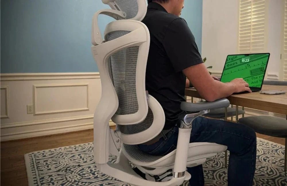 Chaise qui bouge avec vous, assise dynamique au bureau